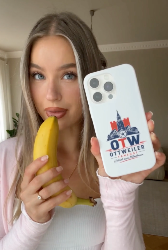 Video der weißen iPhone-14-Pro-Handyhülle mit OTW-Logo